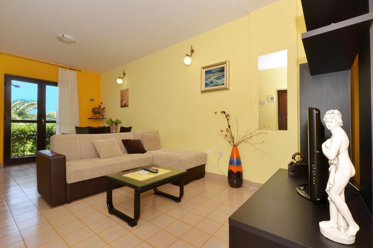 Apartments With A Parking Space Slatine, Ciovo - 5158 Трогир Экстерьер фото