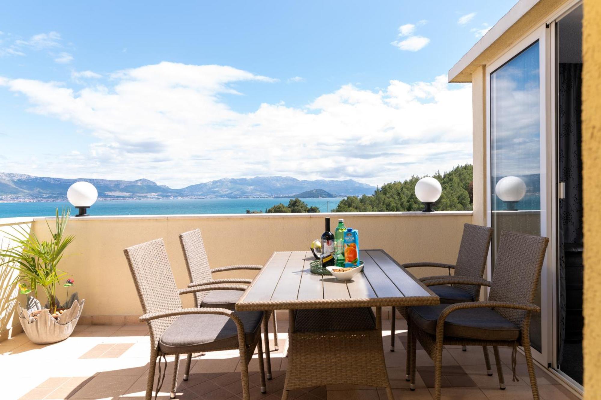 Apartments With A Parking Space Slatine, Ciovo - 5158 Трогир Экстерьер фото